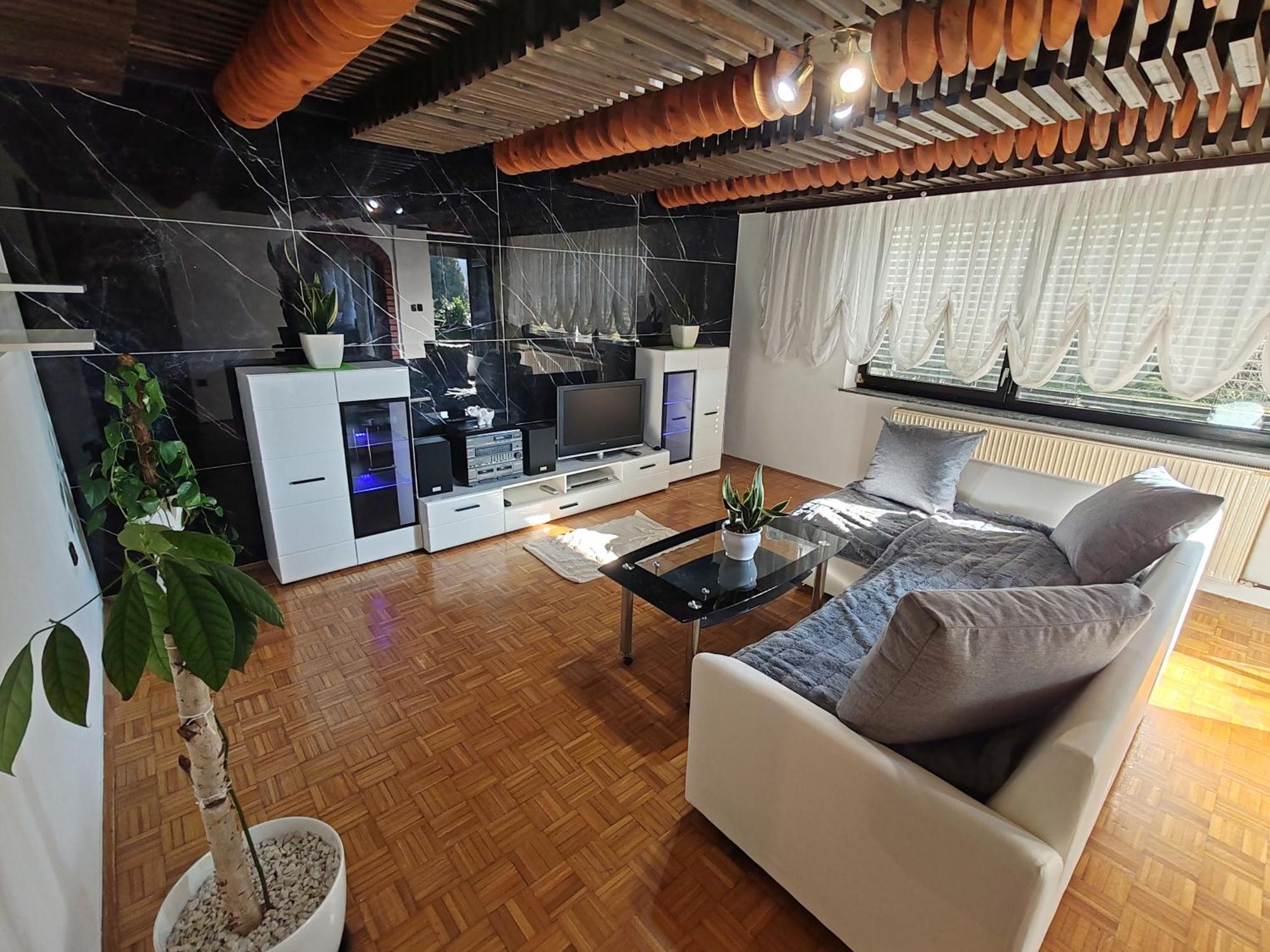 Apartment Preseren Smarjeske Toplice Buitenkant foto
