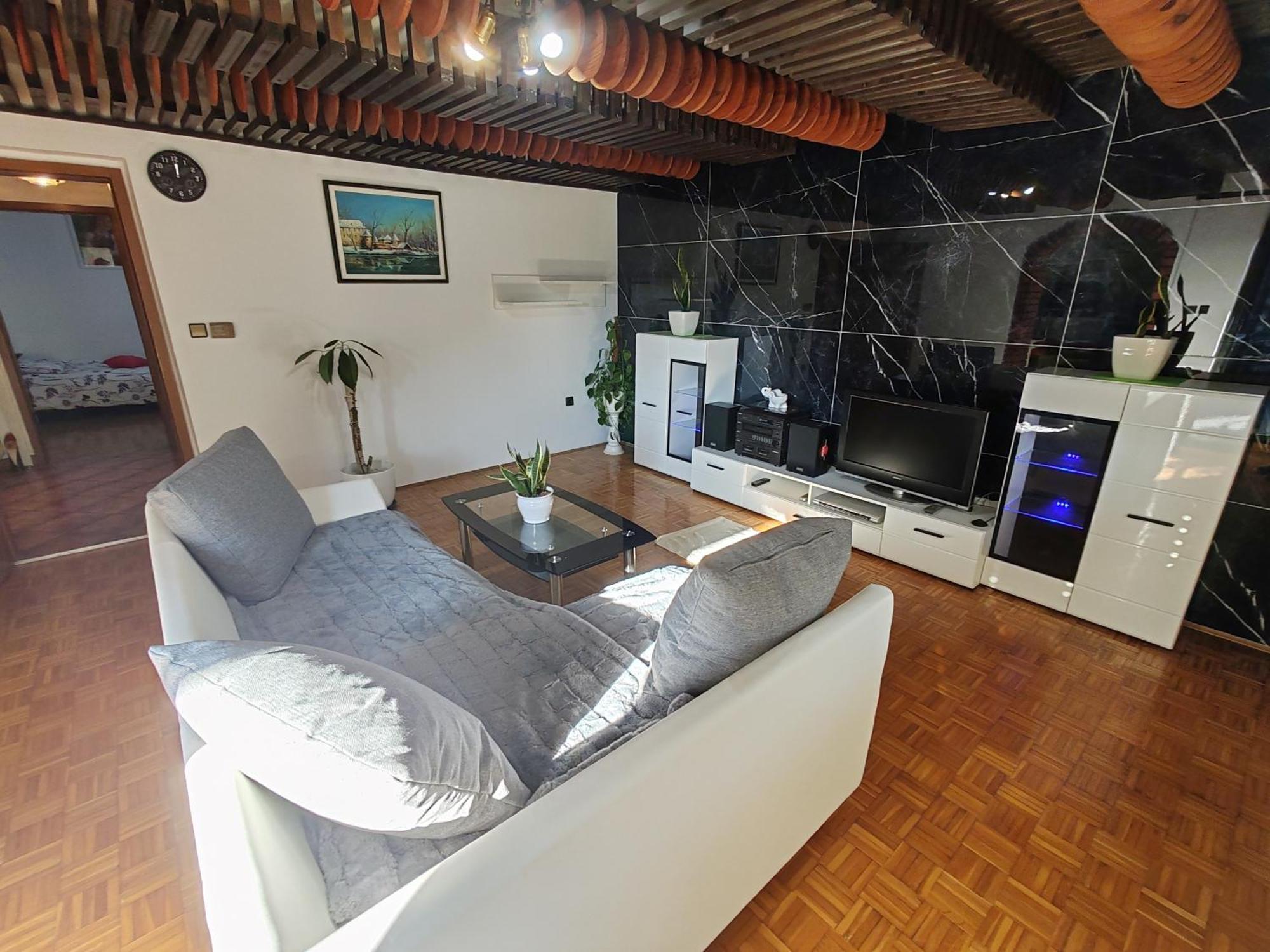 Apartment Preseren Smarjeske Toplice Buitenkant foto