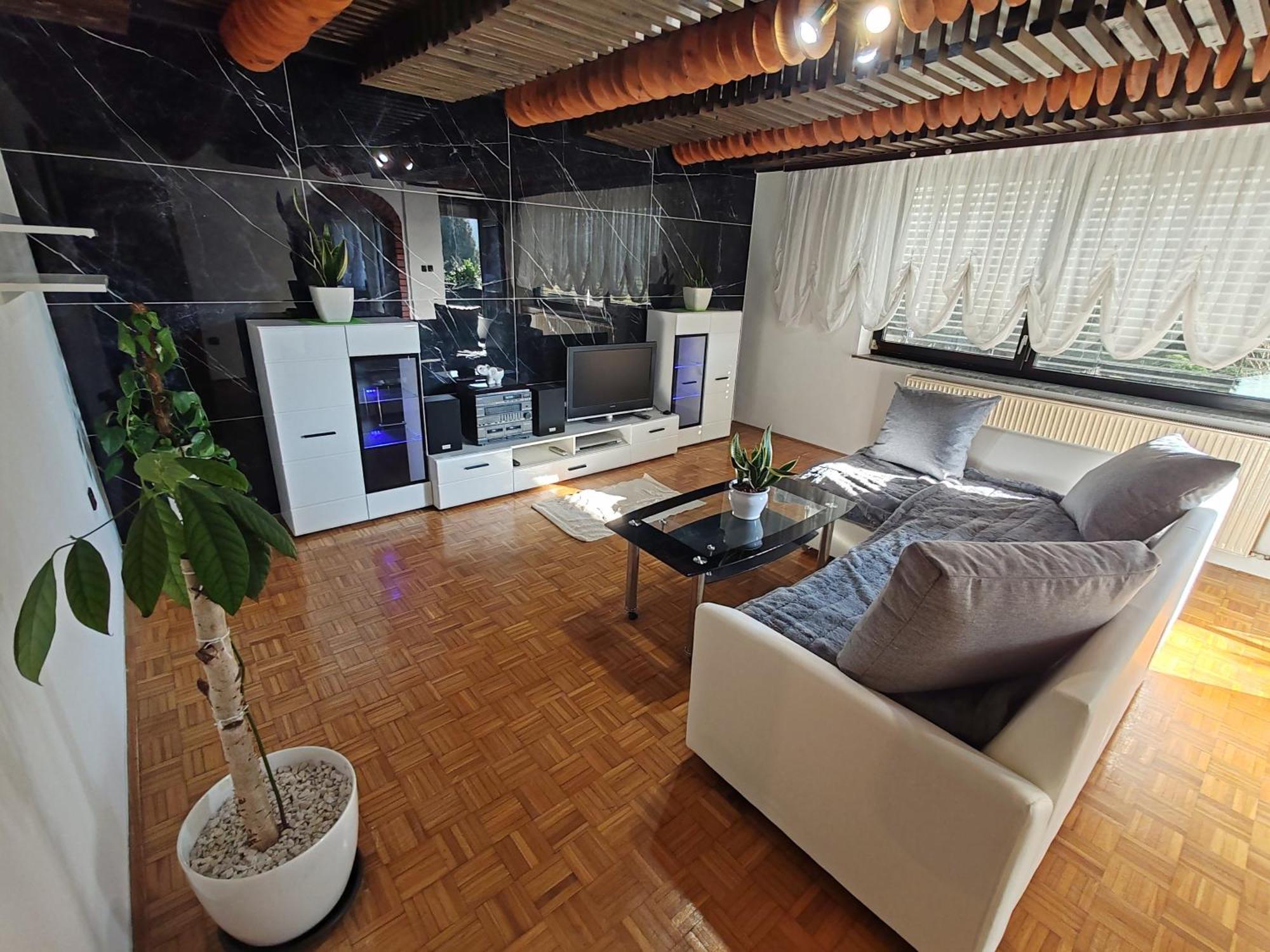 Apartment Preseren Smarjeske Toplice Buitenkant foto